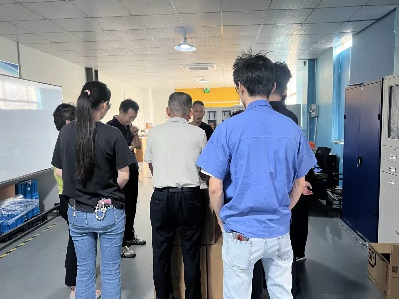 Ang Pang-araw-araw na Samahan sa Umaga ng TAIFNO: Bawat Departamento ay Nakaayon sa Kalidad at Nasa Oras na Paghahatid